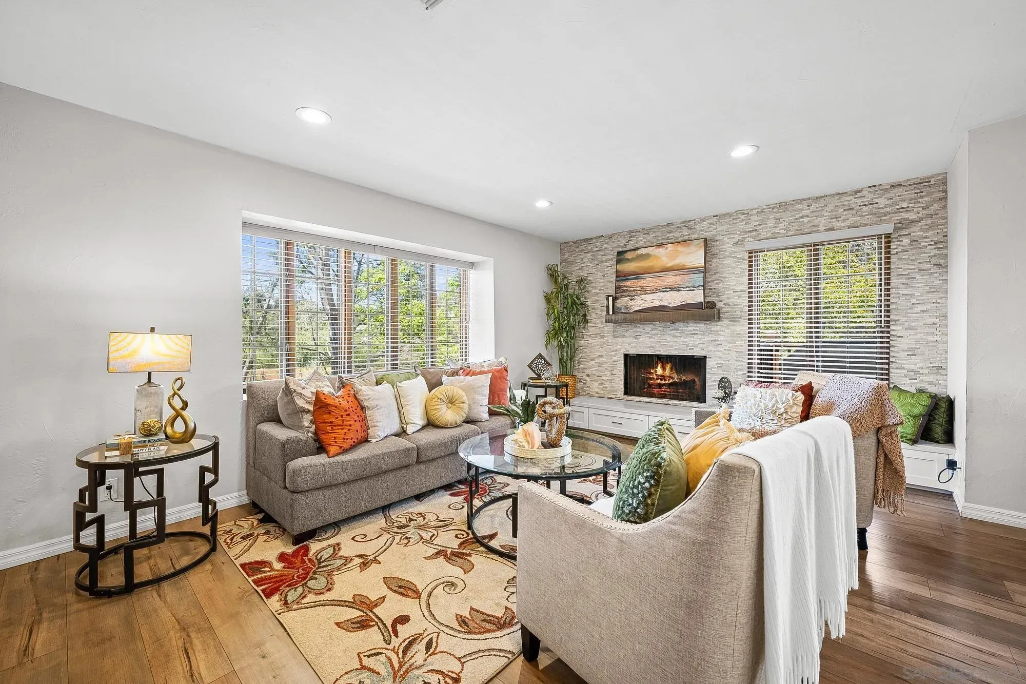Cozy Seating Area with Canyon-Facing Windows